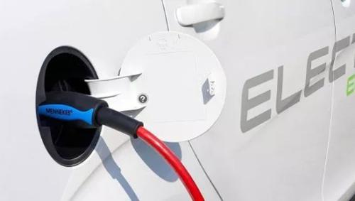 外媒：中國(guó)電動(dòng)車(chē)銷量將持續(xù)占全球總量的一半