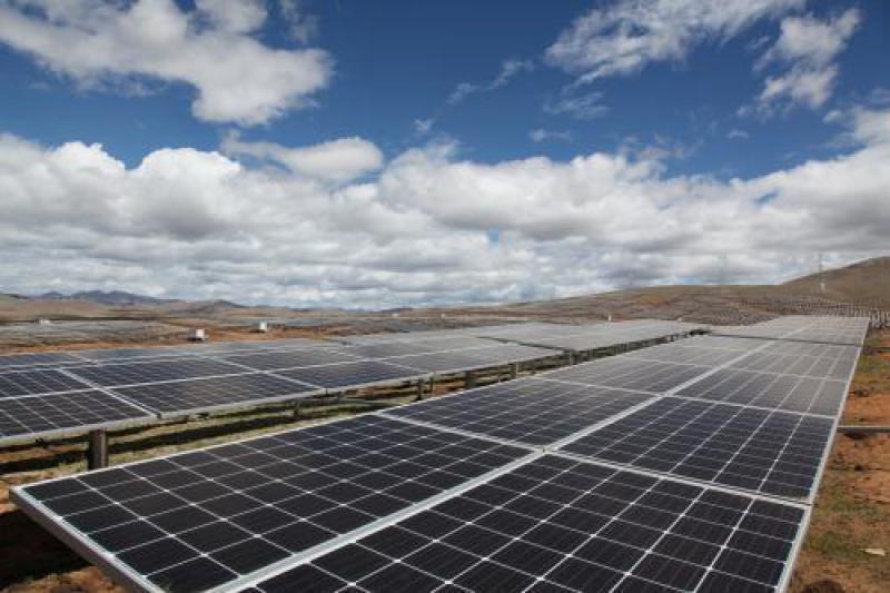 四川甘孜9個光伏扶貧電站并網發電