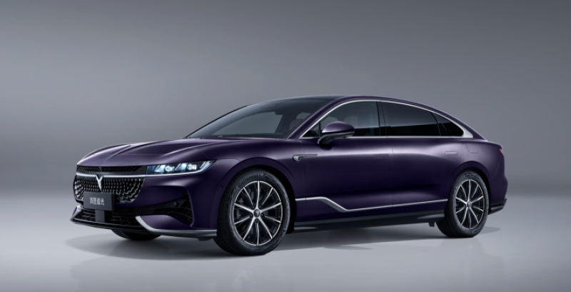 中國混動(dòng)轎車嵐圖追光EVR將于今年第三季度在俄利佩茨克州汽車廠開始組裝