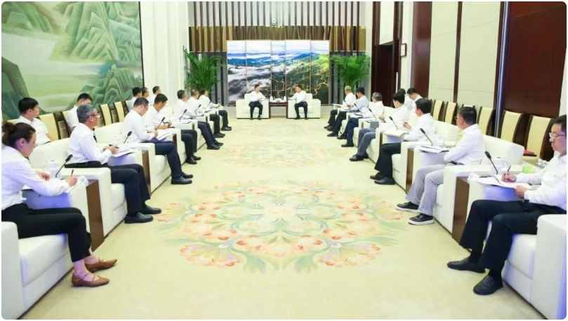 國(guó)家電投集團(tuán)與哈電集團(tuán)座談