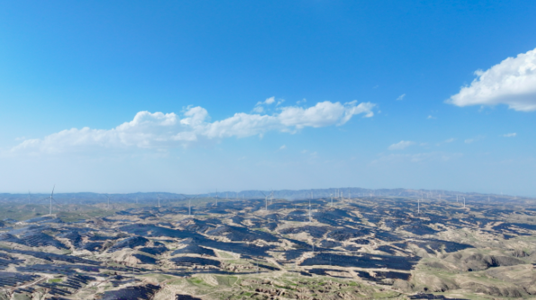 中國單體最大光伏基地項目首批并網發(fā)電