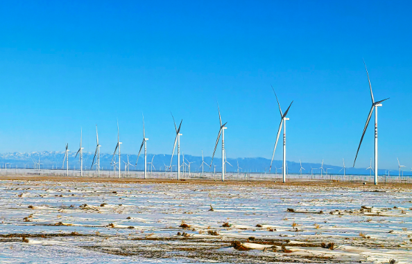 陜投木壘40萬千瓦風(fēng)電項目全容量并網(wǎng)發(fā)電