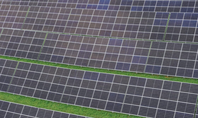 圭亞那計(jì)劃建設(shè)三個(gè)總?cè)萘?5兆瓦的公用事業(yè)規(guī)模太陽(yáng)能發(fā)電園區(qū)